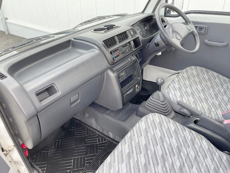 2002 Daihatsu Hijet Truck TE-S210P (UW-6a8bb7926eb88)[5]