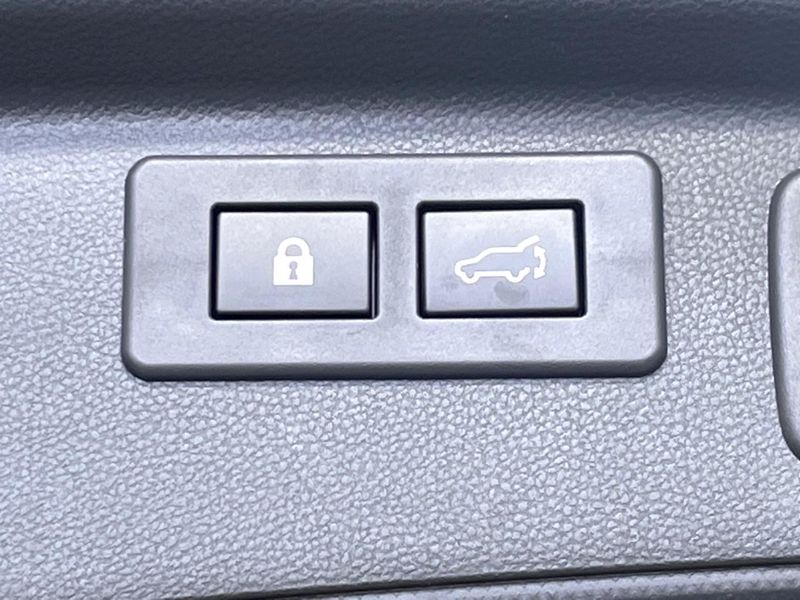 2020 Subaru Forester 5AA-SKE (UW-6a8bb7a369fe5)[16]
