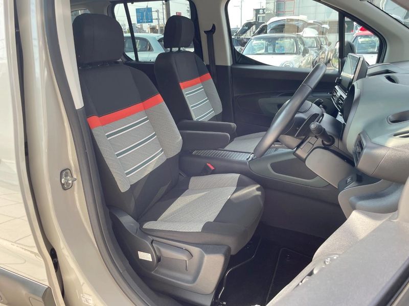 2021 Citroen Berlingo 3DA-K9CYH01 (UW-6a8bb7cf4d1eb)[13]