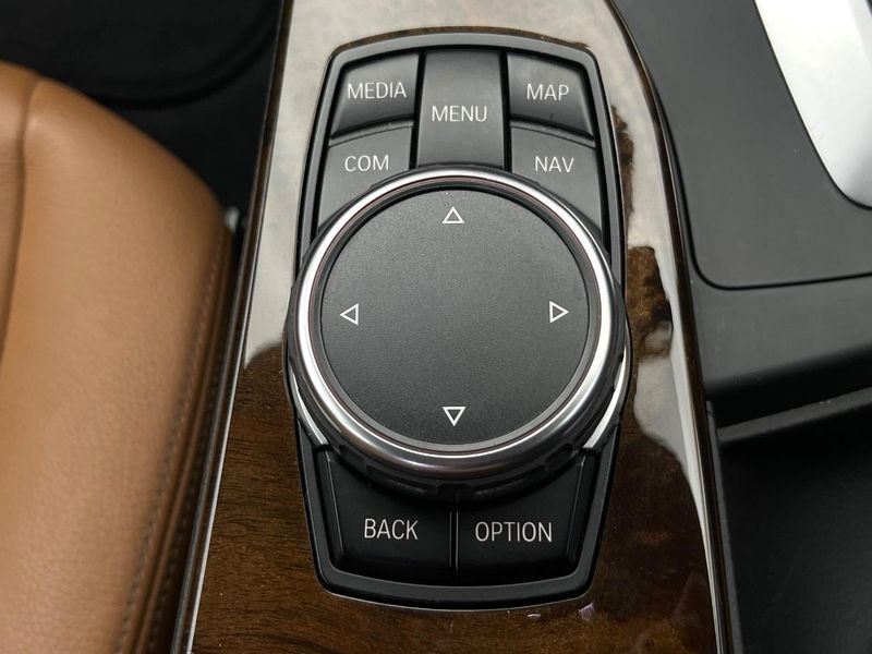 2016 BMW 3 Series DBA-8A20 (UW-6a8bb7d89d7e2)[23]