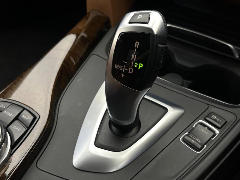 2016 BMW 3 Series DBA-8A20 (UW-6a8bb7d89d7e2)[19]