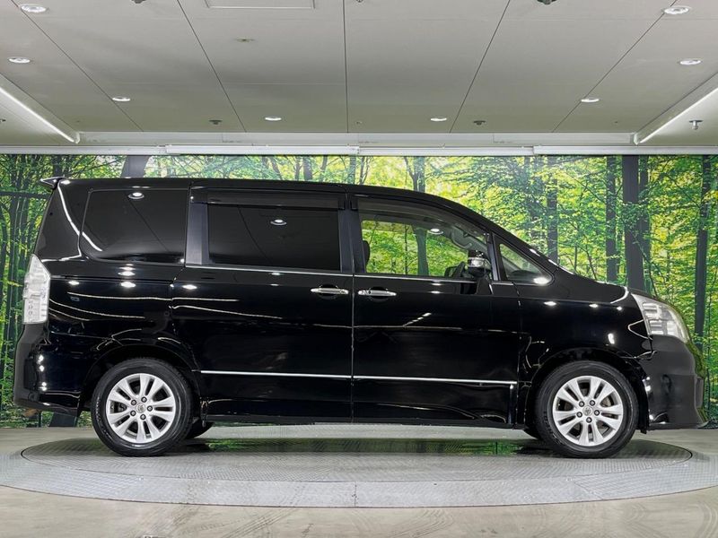 2013 Toyota Noah DBA-ZRR70W (UW-6a8bb7f9cdf6b)[15]