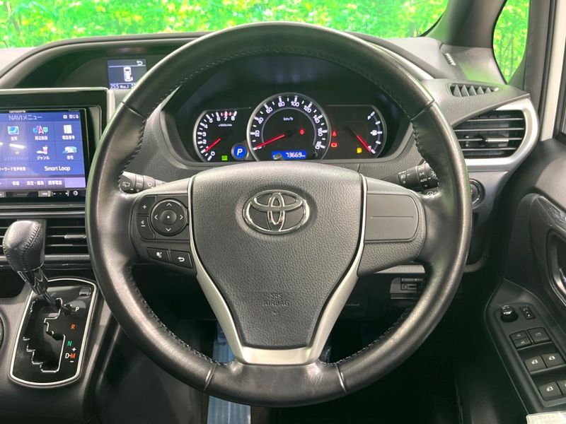 2016 Toyota Voxy DBA-ZRR80W (UW-6a8bb7fc9c0a1)[23]