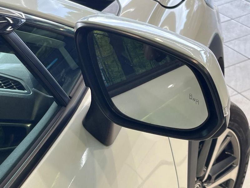 2023 Toyota Corolla Cross 6AA-ZVG13 (UW-6a8bb811eede6)[6]