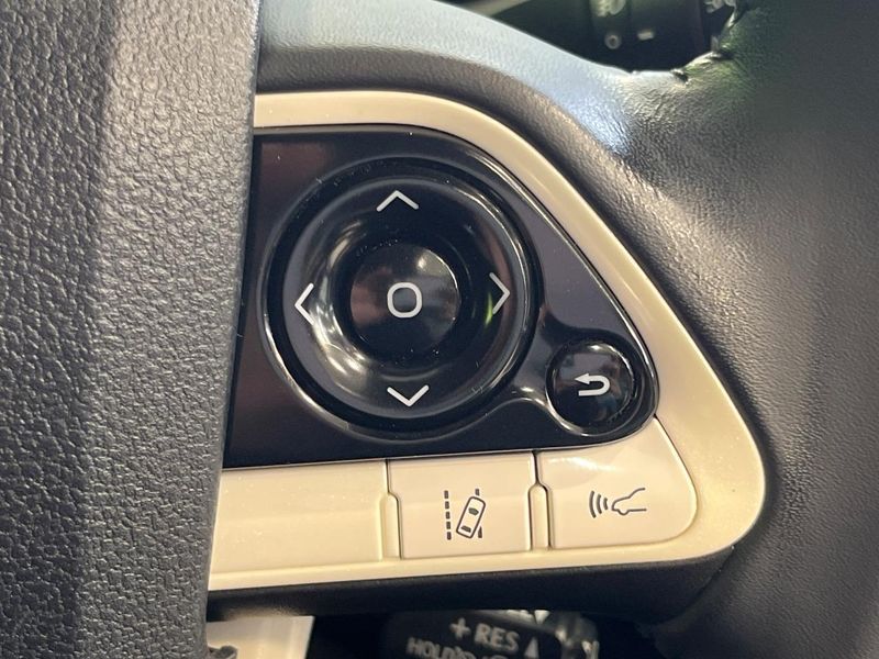 2017 Toyota Prius DAA-ZVW50 (UW-6a8bb82158390)[26]