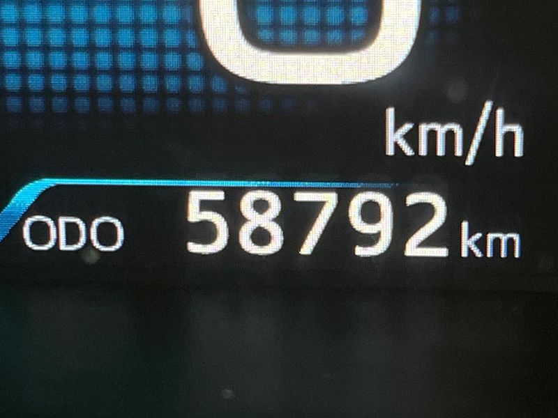 2017 Toyota Prius DAA-ZVW50 (UW-6a8bb82158390)[2]
