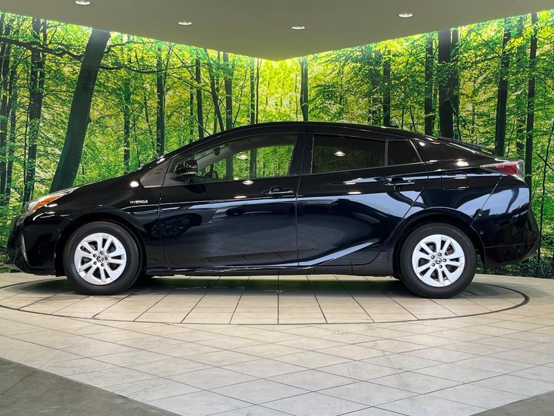 2017 Toyota Prius DAA-ZVW50 (UW-6a8bb82158390)[17]