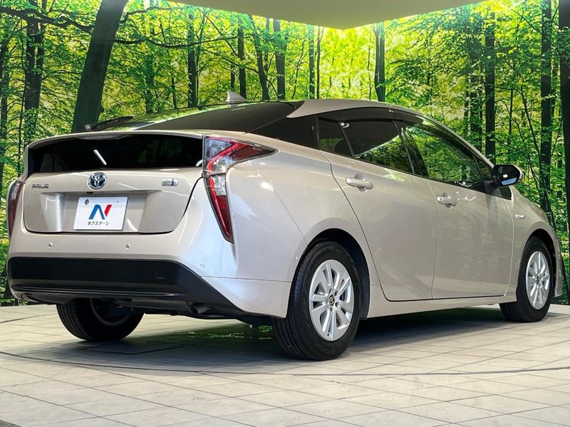 2016 Toyota Prius DAA-ZVW50 (UW-6a8bb823af307)[21]