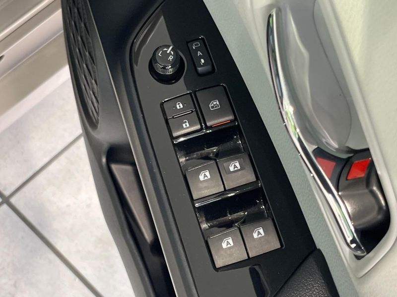 2016 Toyota Prius DAA-ZVW50 (UW-6a8bb823af307)[24]