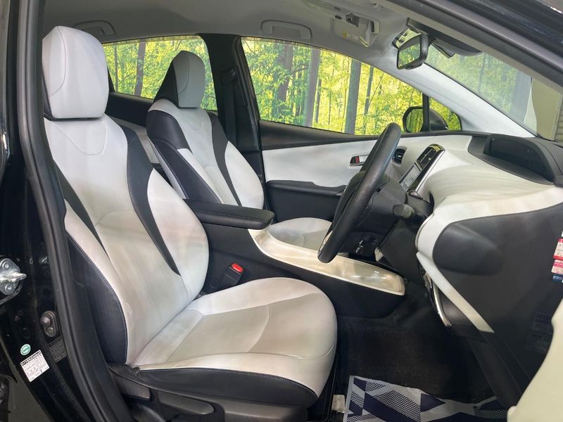 2017 Toyota Prius DAA-ZVW51 (UW-6a8bb82b50248)[26]