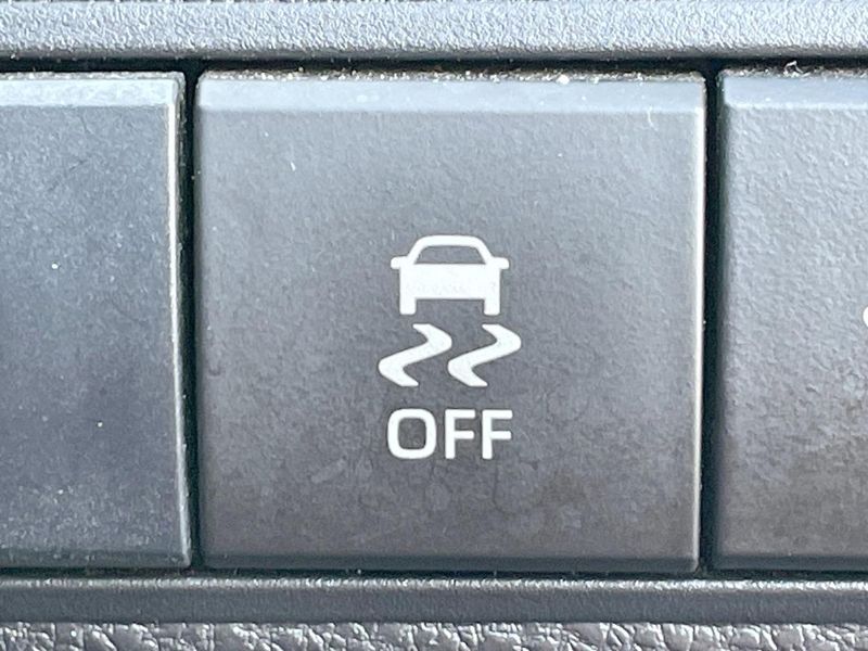2018 Toyota Corolla Sport 6AA-ZWE211H (UW-6a8bb83007436)[27]