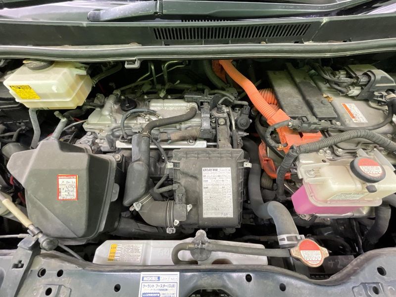 2015 Toyota Voxy DAA-ZWR80G (UW-6a8bb8358a894)[4]