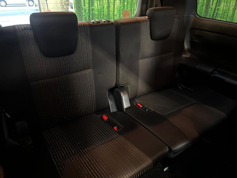 2017 Toyota Voxy DAA-ZWR80W (UW-6a8bb837150fa)[18]