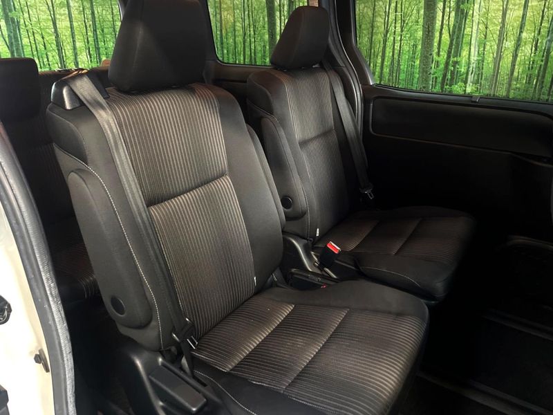 2017 Toyota Voxy DAA-ZWR80W (UW-6a8bb837150fa)[17]