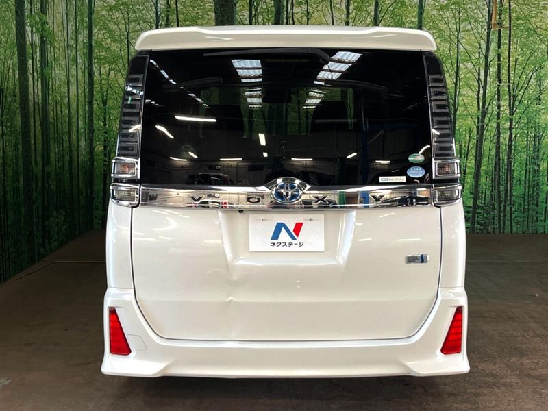 2017 Toyota Voxy DAA-ZWR80W (UW-6a8bb837150fa)[6]