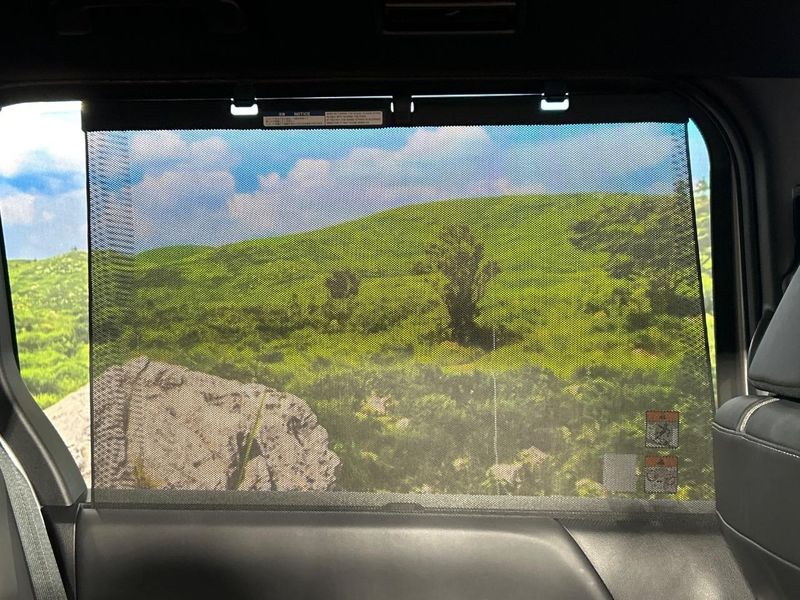 2022 Toyota Noah 6AA-ZWR90W (UW-6a8bb83aa5002)[23]