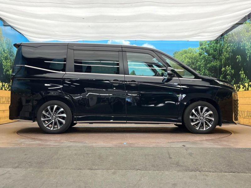 2022 Toyota Voxy 6AA-ZWR90W (UW-6a8bb83c3a38e)[9]