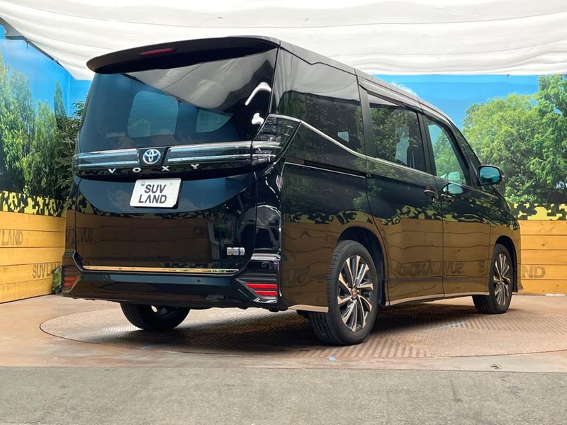 2022 Toyota Voxy 6AA-ZWR90W (UW-6a8bb83c3a38e)[8]