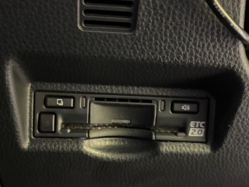 2023 Toyota Voxy 6AA-ZWR90W (UW-6a8bb840b0c83)[9]