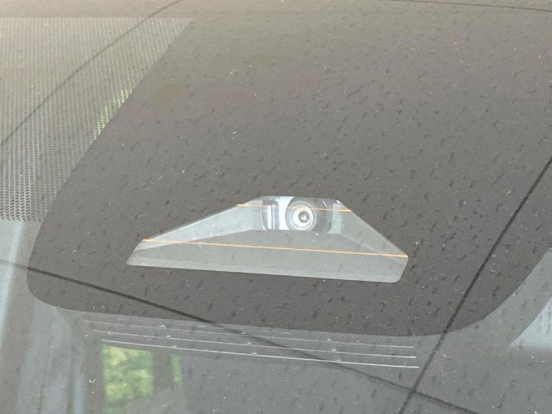 2023 Toyota Voxy 6AA-ZWR90W (UW-6a8bb841aea2c)[15]