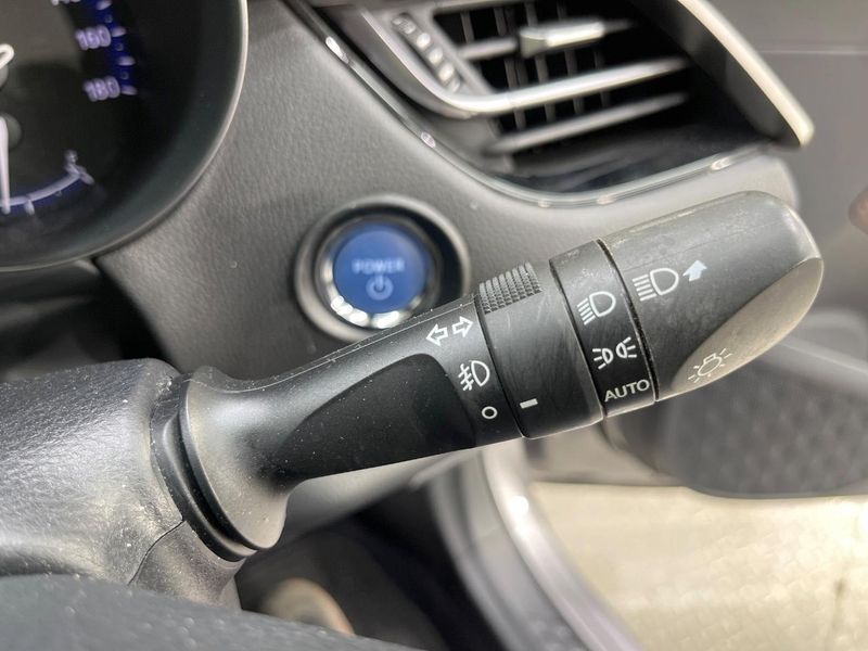 2017 Toyota C-HR DAA-ZYX10 (UW-6a8bb84b00aa1)[16]