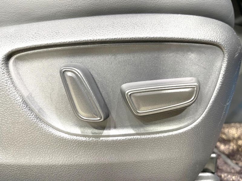 2024 Toyota Vellfire Hybrid 6AA-AAHH40W (UW-6a8d060d95ca6)[18]
