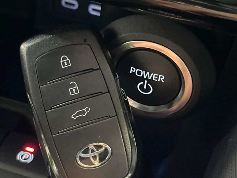 2024 Toyota Harrier Hybrid 6AA-AXUH80 (UW-6a8d0658c0c22)[4]