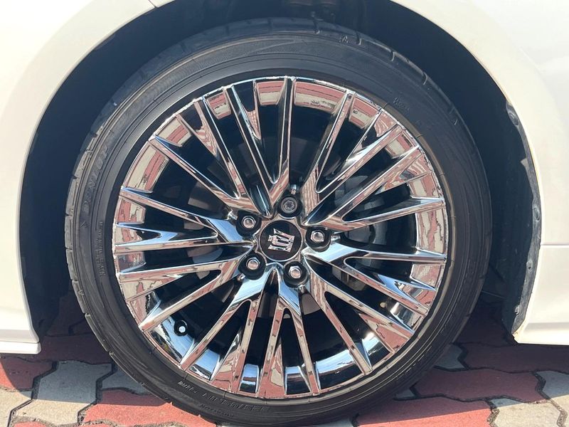 2018 Toyota Crown Hybrid 6AA-AZSH20 (UW-6a8d0667c23ca)[17]