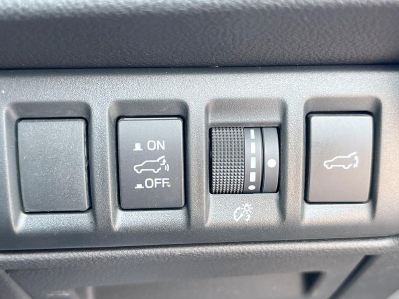 2023 Subaru Legacy Outback 4BA-BT5 (UW-6a8d06a9182b9)[22]
