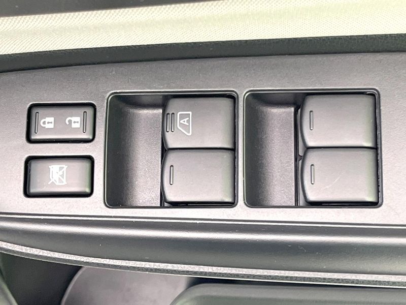 2020 Nissan Note DBA-E12 (UW-6a8d06cce4a0d)[25]