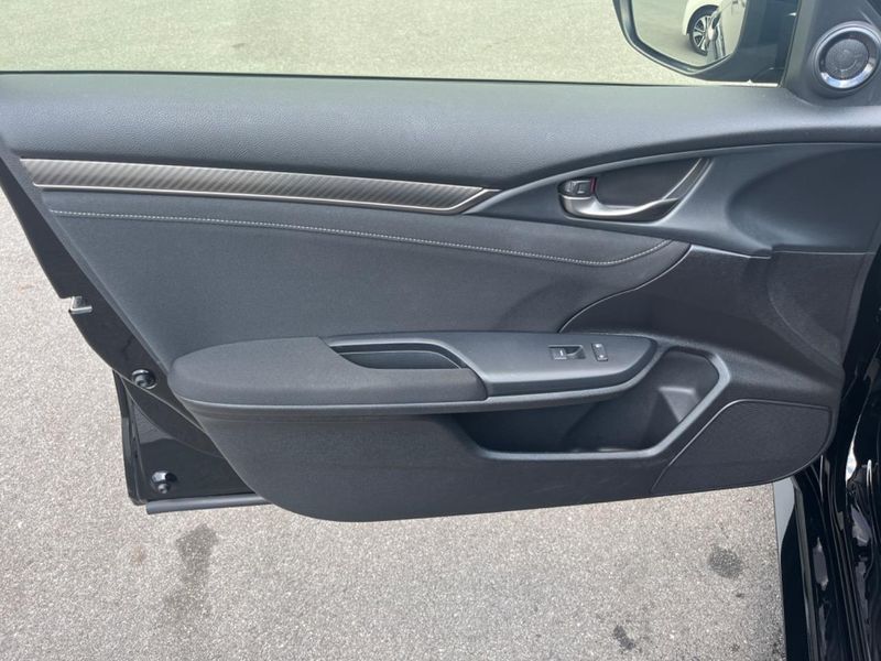 2018 Honda Civic DBA-FK7 (UW-6a8d06dba2bad)[16]