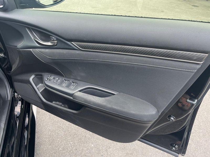 2018 Honda Civic DBA-FK7 (UW-6a8d06dba2bad)[17]