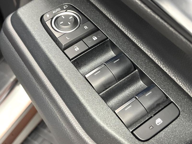 2025 Toyota Land Cruiser 250 3DA-GDJ250W (UW-6a8d06edd6c66)[23]