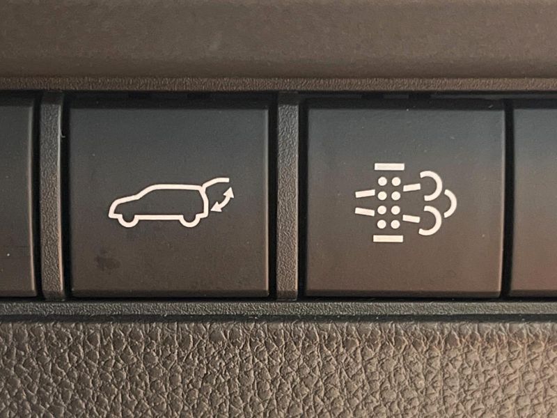 2025 Toyota Land Cruiser 250 3DA-GDJ250W (UW-6a8d06edd6c66)[28]