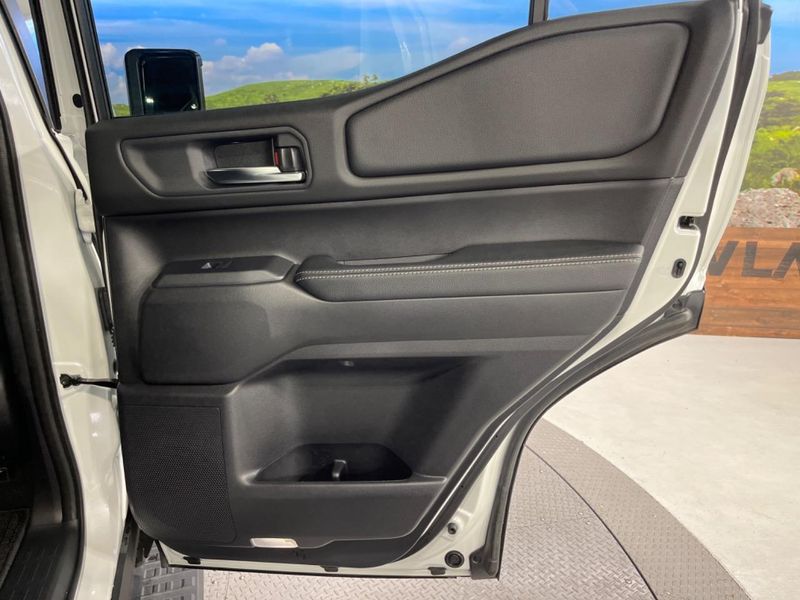 2025 Toyota Land Cruiser 250 3DA-GDJ250W (UW-6a8d06ee6a3d9)[24]