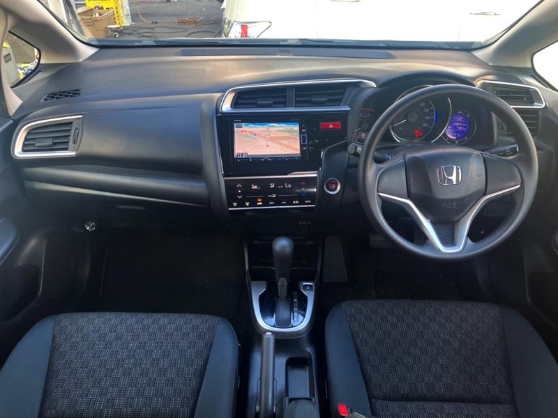 2013 Honda Fit DBA-GK3 (UW-6a8d06ffda69e)[27]