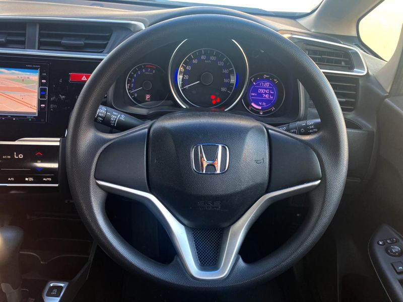 2013 Honda Fit DBA-GK3 (UW-6a8d06ffda69e)[28]