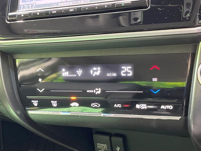 2018 Honda Grace DBA-GM6 (UW-6a8d0701ef836)[26]