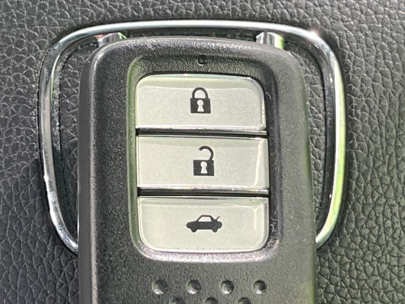 2018 Honda Grace DBA-GM6 (UW-6a8d0701ef836)[29]