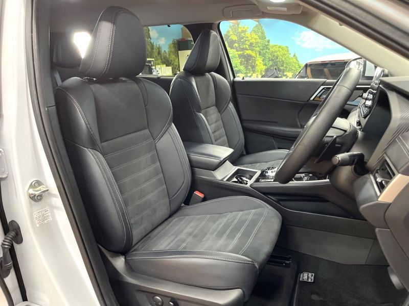 2024 Mitsubishi OUTLANDER PHEV 5LA-GN0W (UW-6a8d070682763)[29]