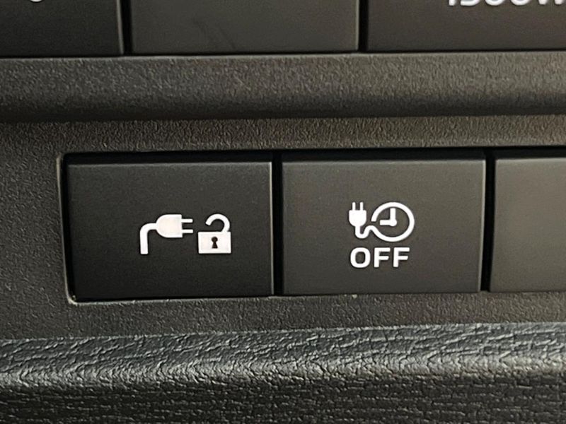 2024 Mitsubishi OUTLANDER PHEV 5LA-GN0W (UW-6a8d070682763)[25]