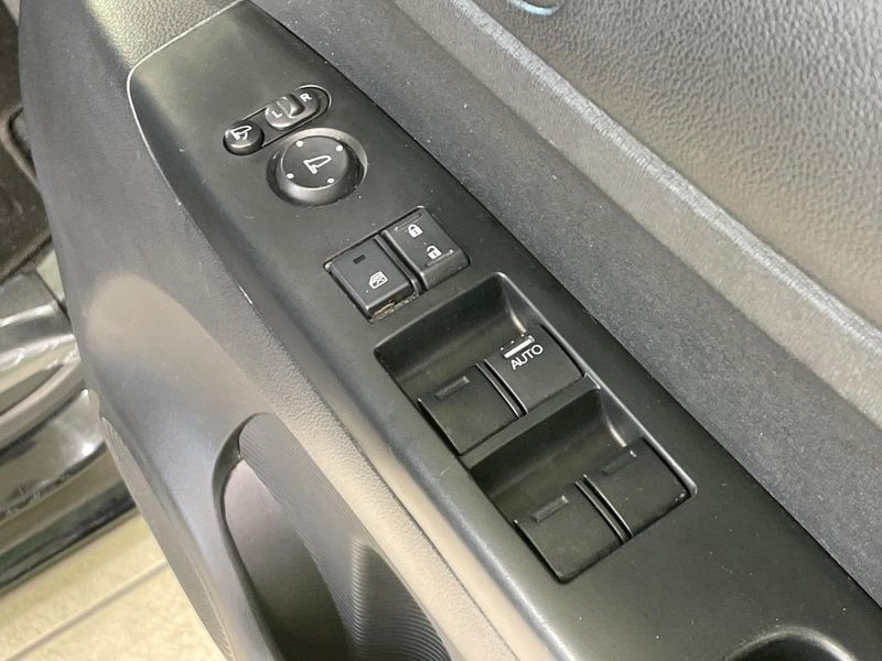 2017 Honda N-BOX DBA-JF1 (UW-6a8d076988fa5)[22]
