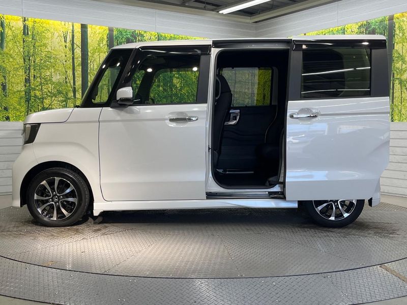 2018 Honda N-BOX CUSTOM DBA-JF3 (UW-6a8d077405c18)[16]