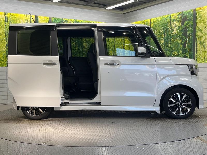 2018 Honda N-BOX CUSTOM DBA-JF3 (UW-6a8d077405c18)[29]
