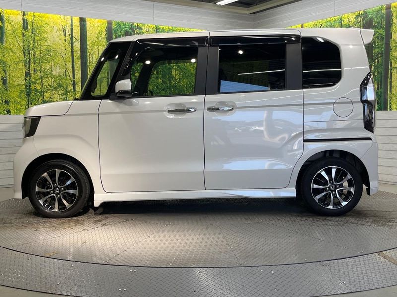 2018 Honda N-BOX CUSTOM DBA-JF3 (UW-6a8d077405c18)[15]