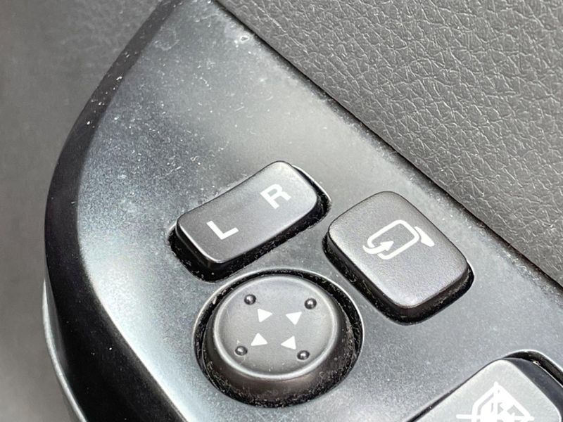 2010 Suzuki Wagon R Stingray DBA-MH23S (UW-6a8d0852bf3c7)[12]