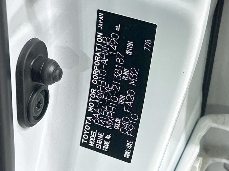 2023 Toyota Yaris 6AA-MXPH10 (UW-6a8d08b634fac)[1]