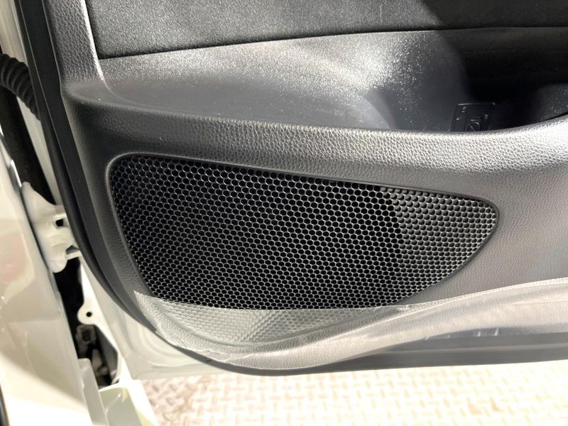 2023 Toyota Yaris 6AA-MXPH10 (UW-6a8d08b70814d)[6]