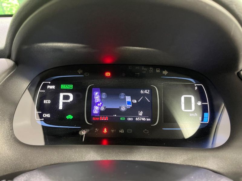 2021 Toyota Aqua 6AA-MXPK11 (UW-6a8d08c3b20cc)[29]