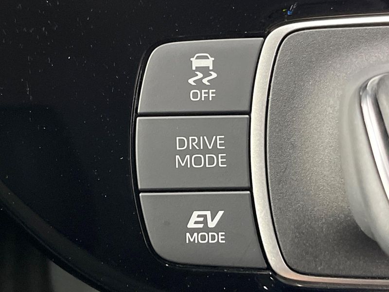 2022 Toyota Aqua 6AA-MXPK11 (UW-6a8d08c56d23a)[26]